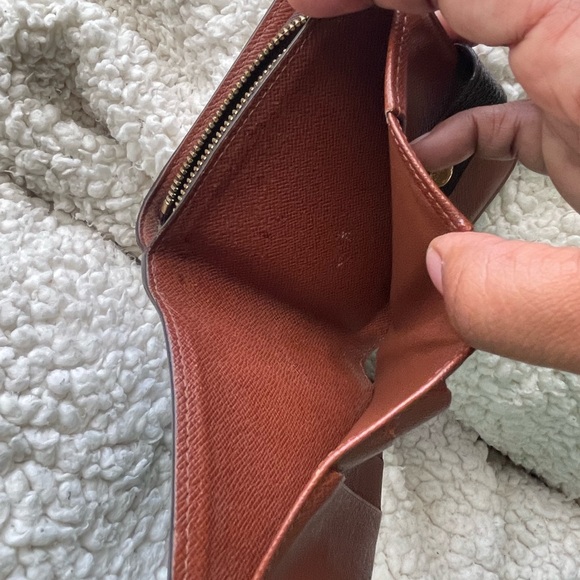 LouisVuitton Compact Wallet - Picture 8 of 12